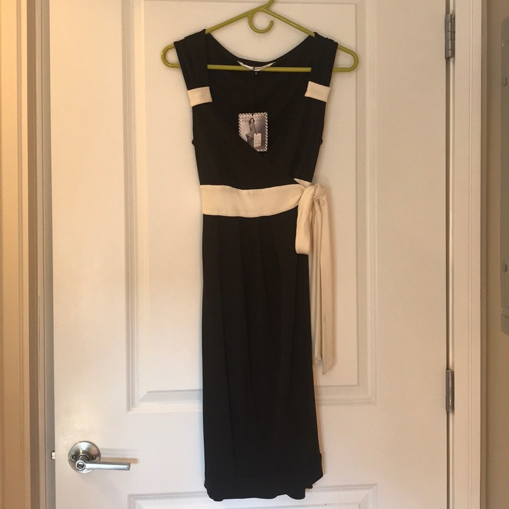 Dvf NWT Cream and Brown  Sleeveless wrap dress